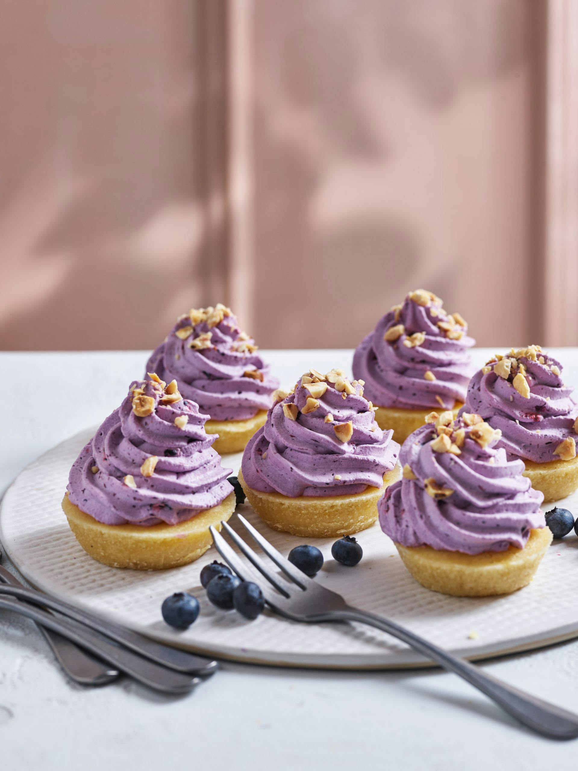 Oppskrift på kaker med blåbærkrem Oppskrift på kaker med blåbærkrem