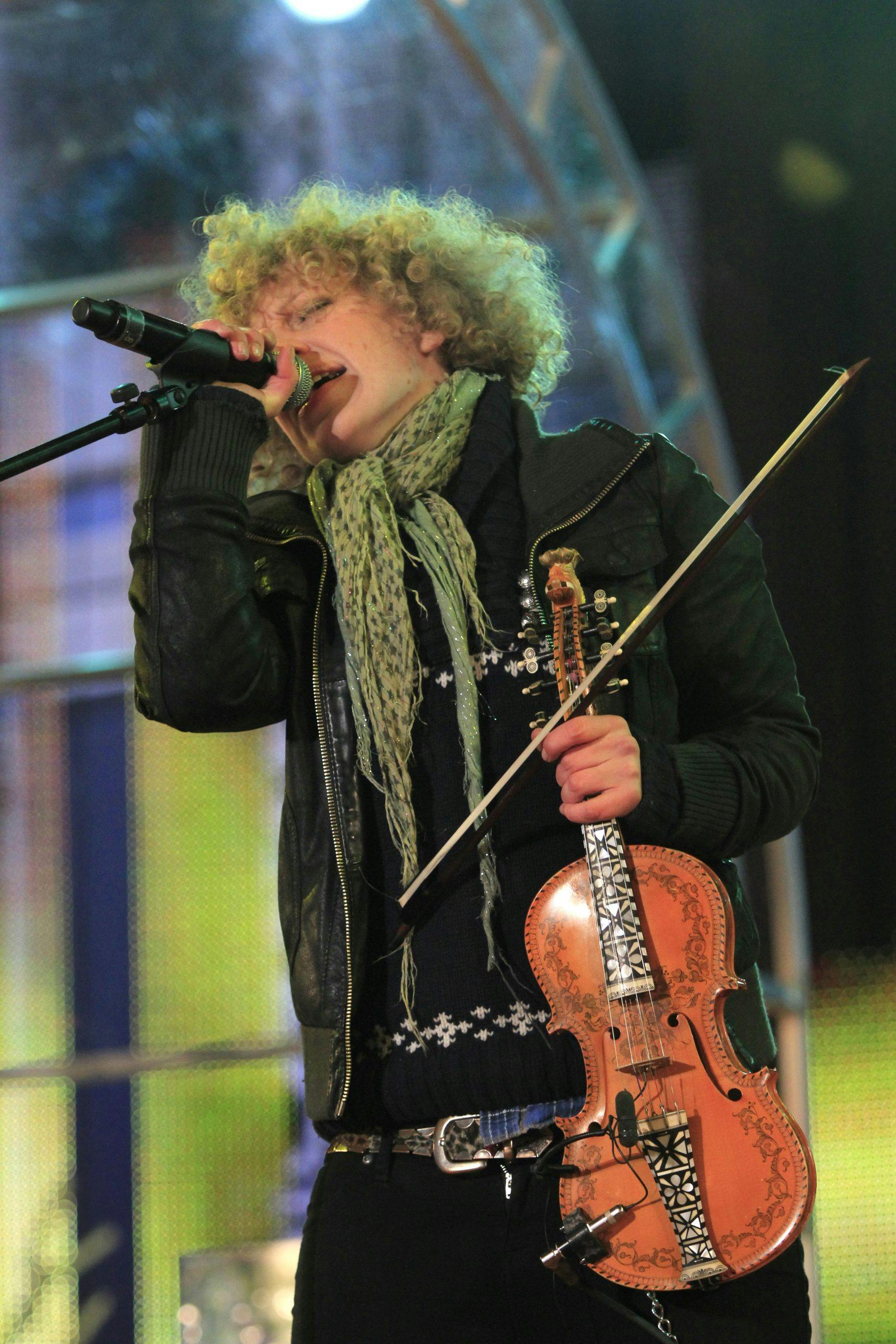 Tuva Syvertsen, hardingfele