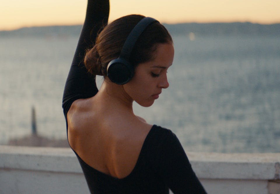 960666 houria1 6LoBEqXopTzk