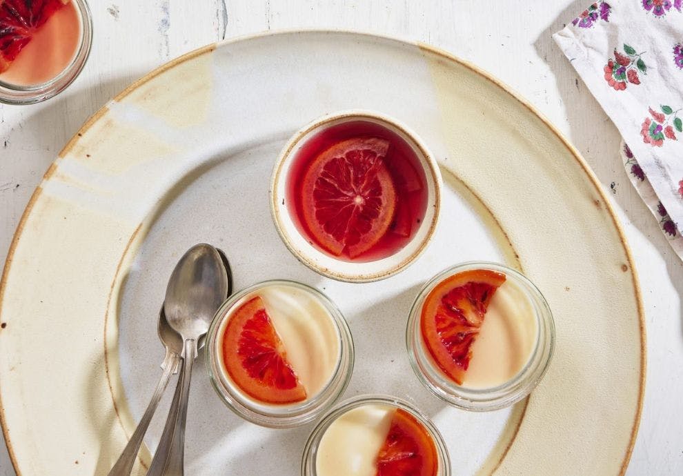 Ristet mandelpannacotta med syltede appelsinskiver