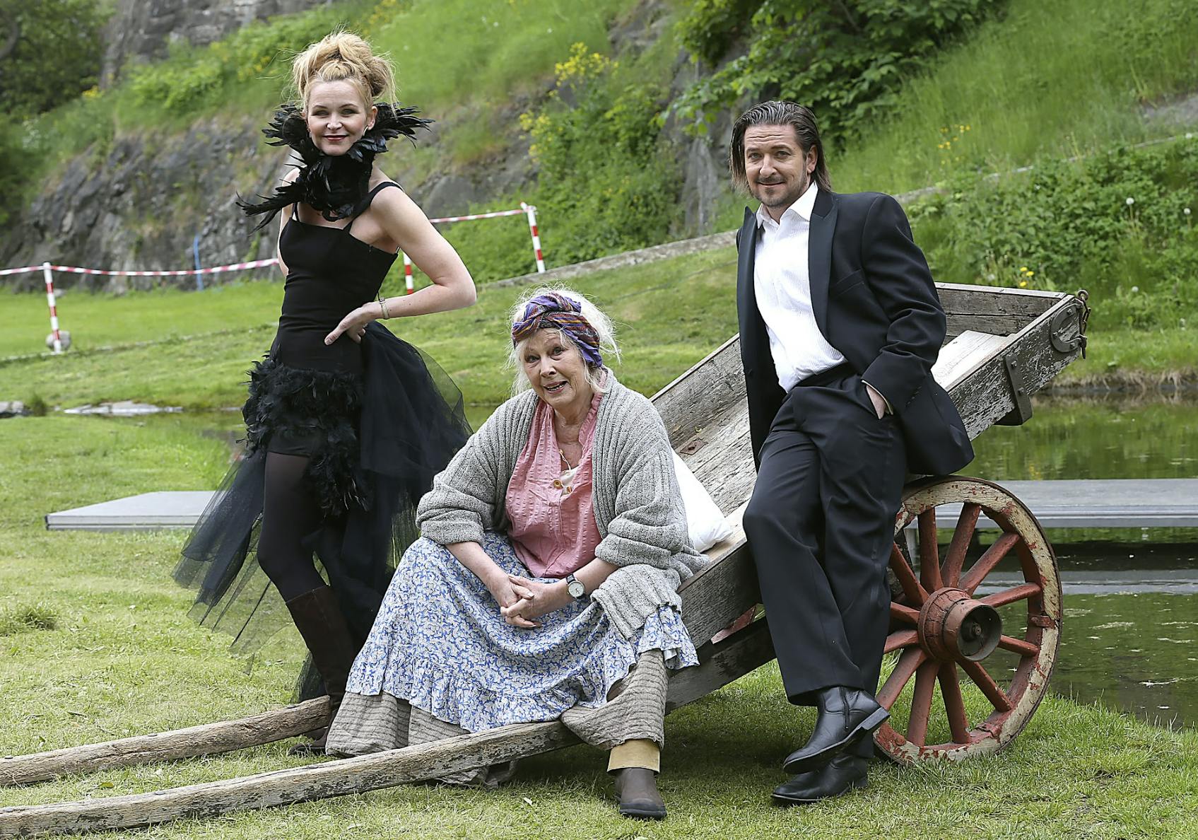 Lise Fjeldstad, Karoline Krüger og Hans Marius Hoff Mittet