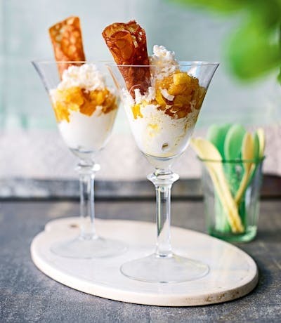 Vanilije og rosenmousse dessert Vanilije og rosenmousse dessert