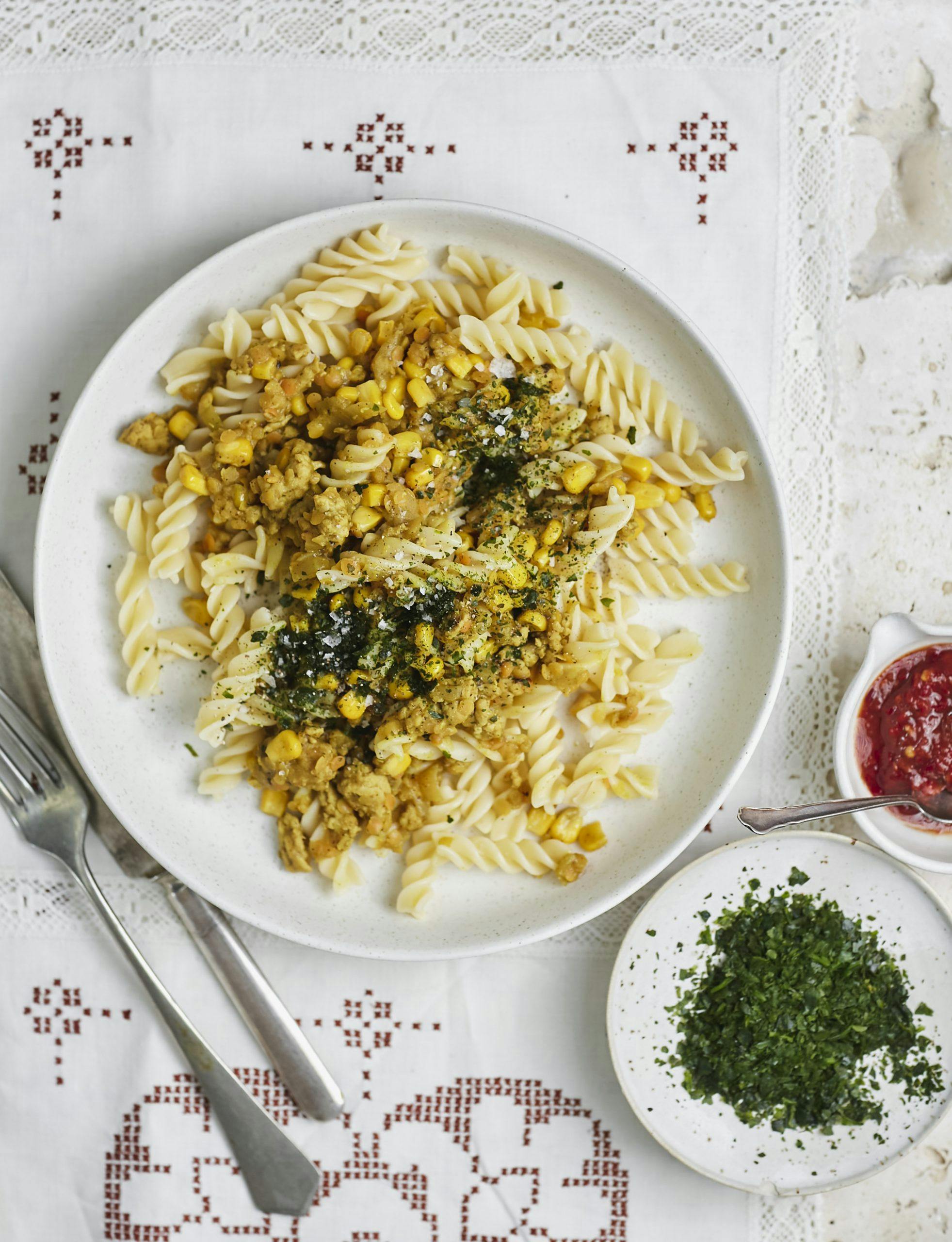 aom 2301 billigpasta 10503 tif cnv 2 1 Pastarett med karrikrydret kyllingsaus