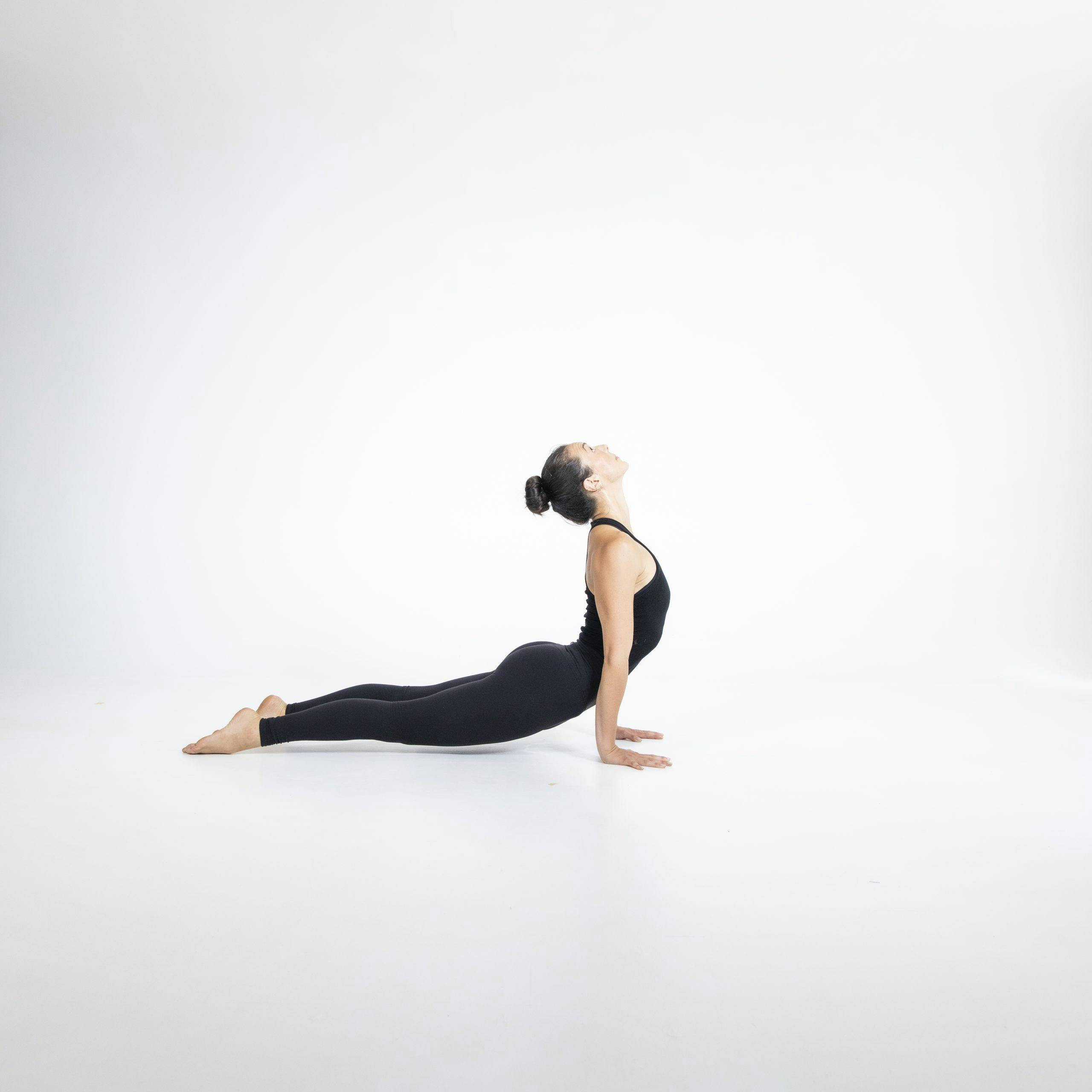 enkle yogaøvelser hjemme