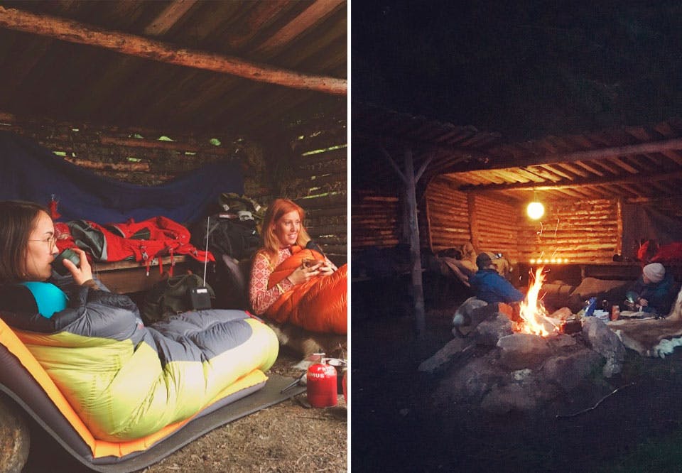 Telttur på fjellet med bål