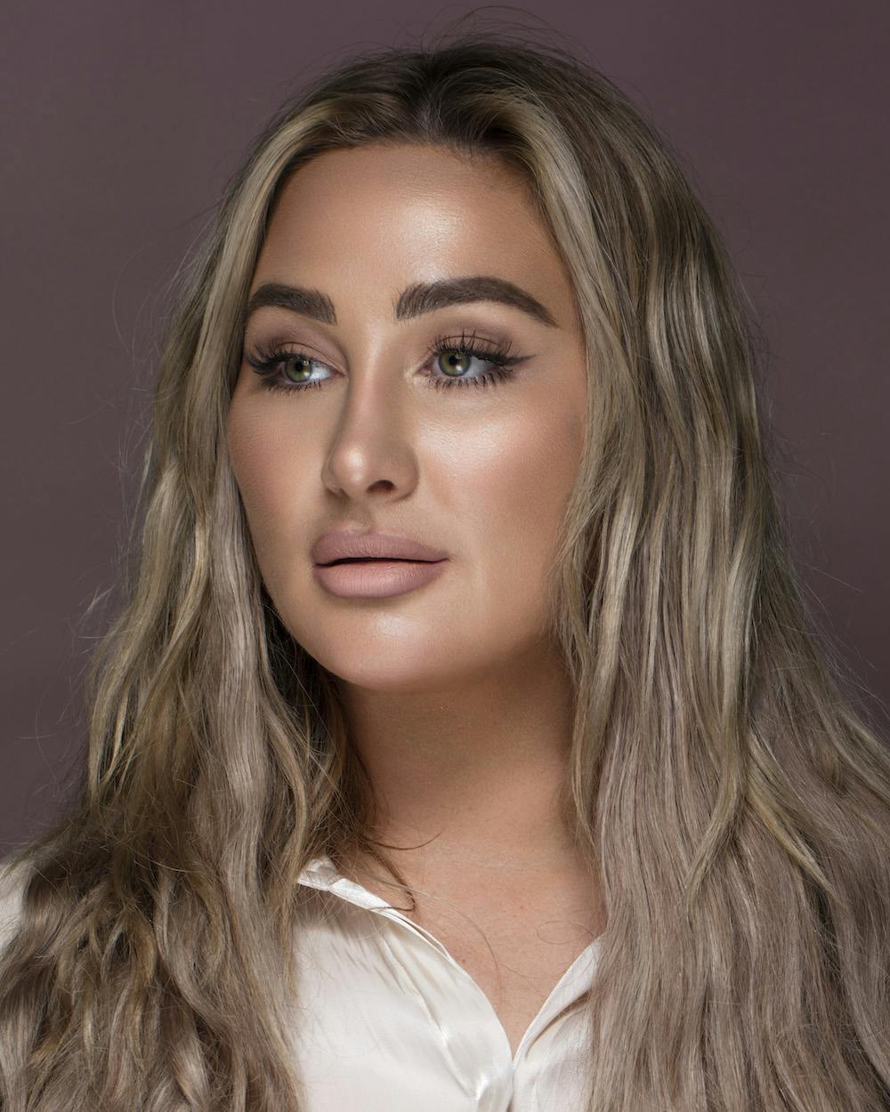 Makeupartist og influenser Dajana Tomanovic boken Face Time Bli din egen makeupartist