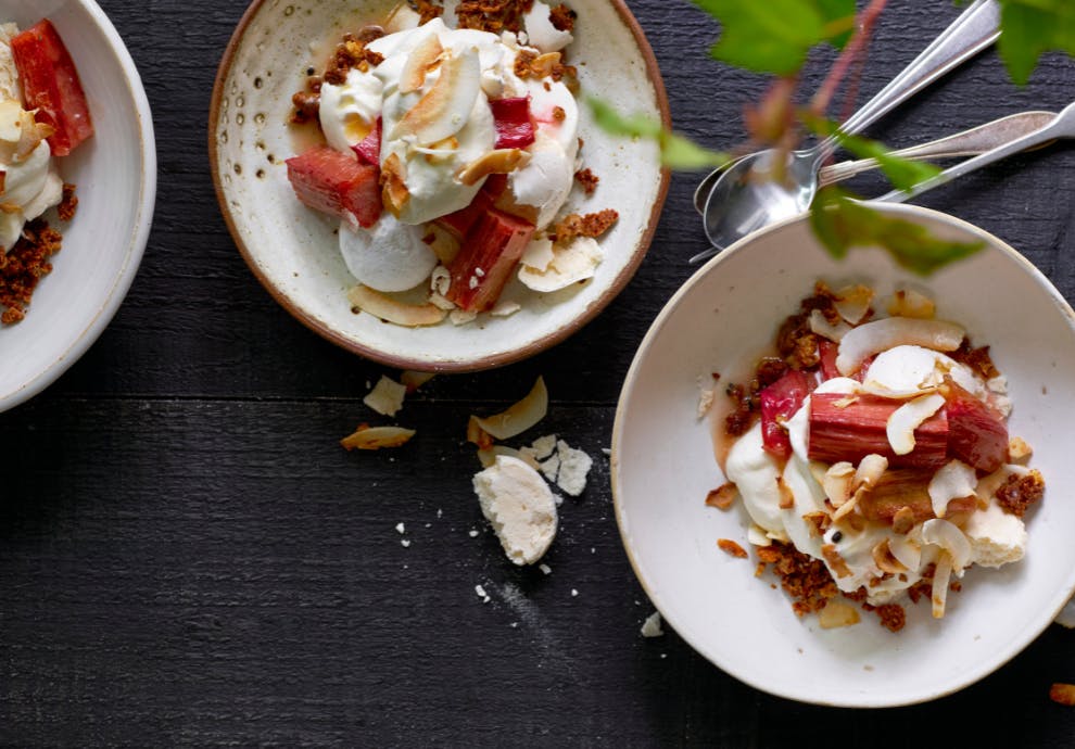 oppskrift eton mess med rabarbra