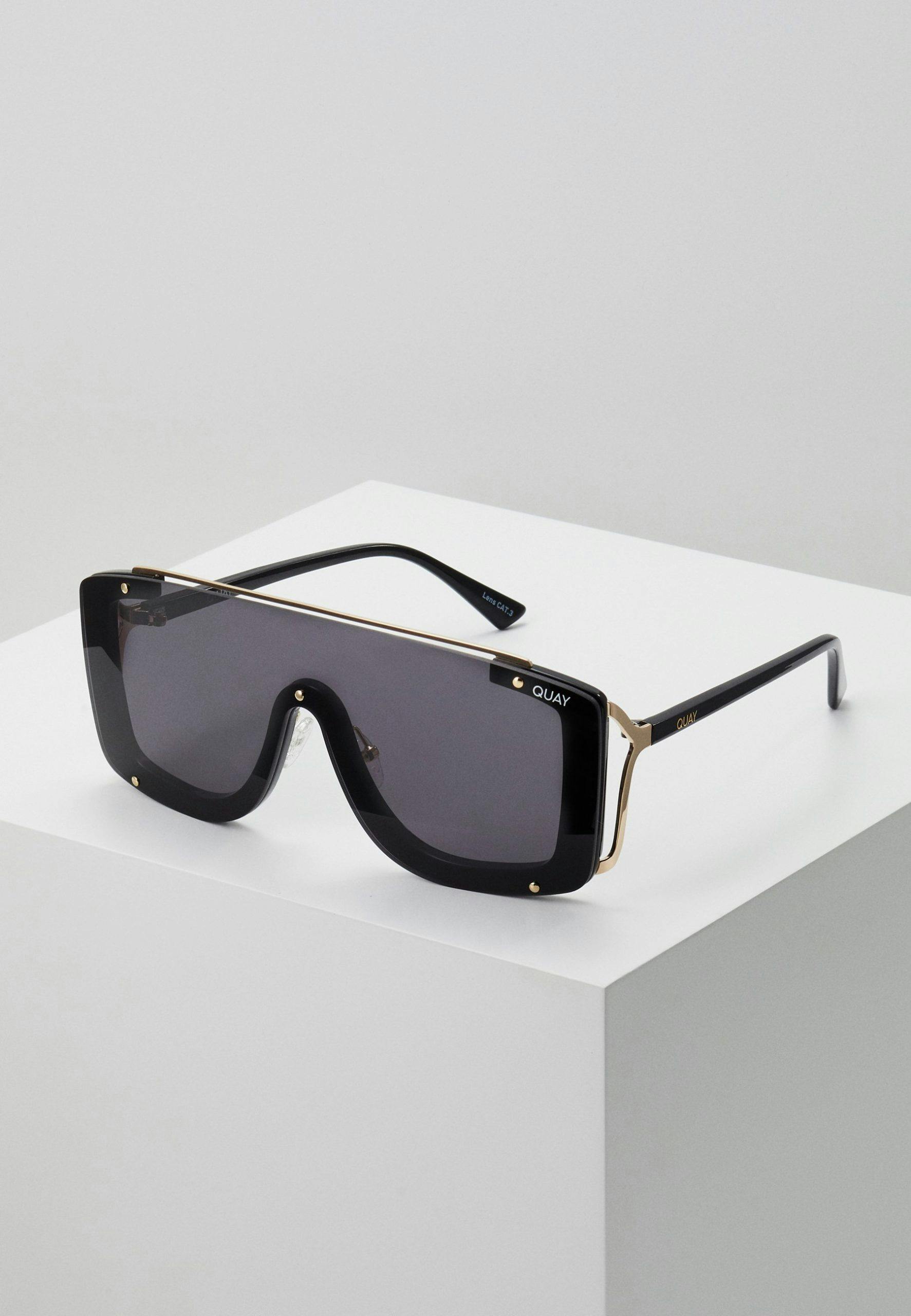 Quay solbriller hold for apllause