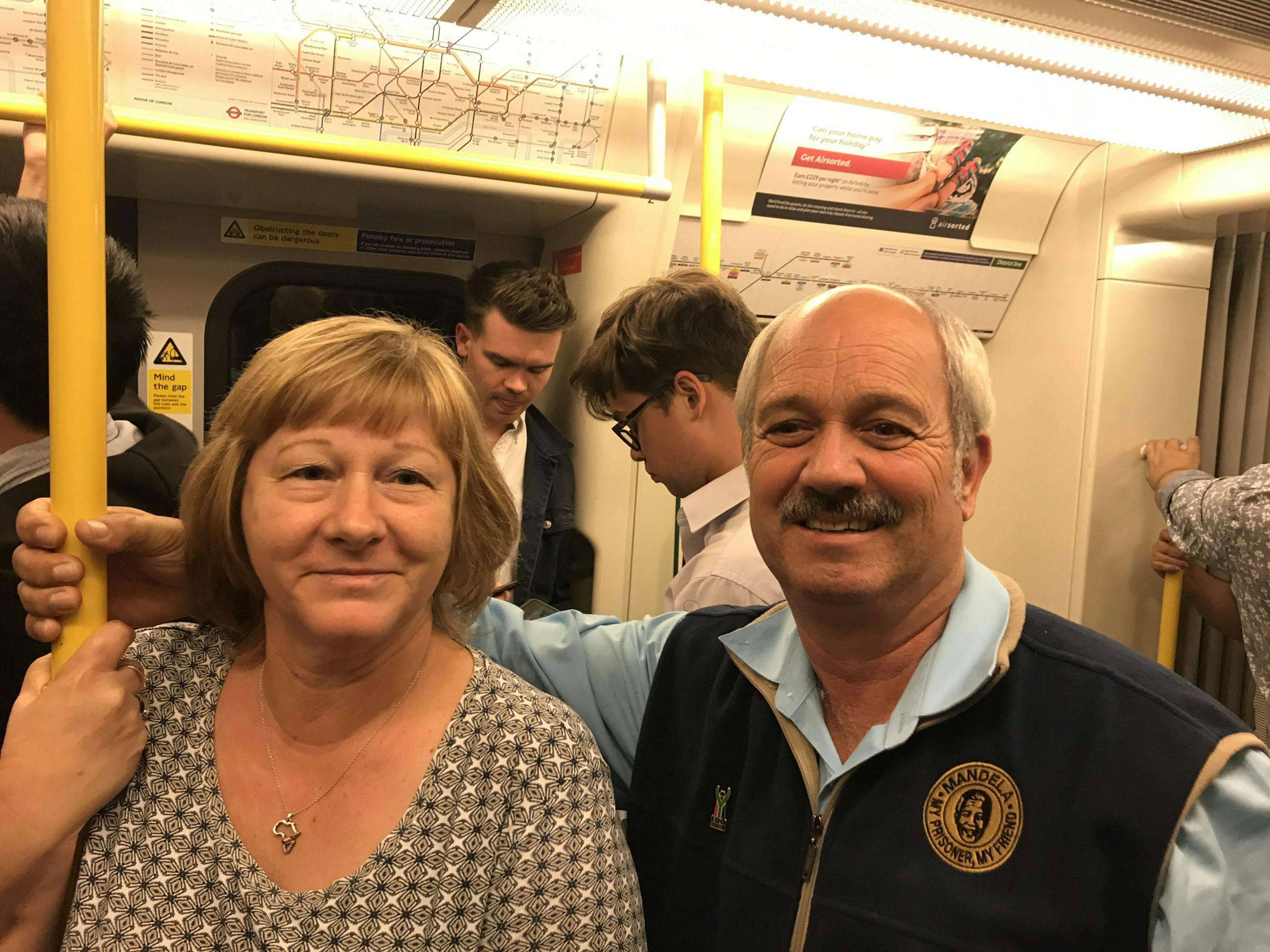 estelle med mannen christo pa besok i norge her pa oslo trikken img 5984