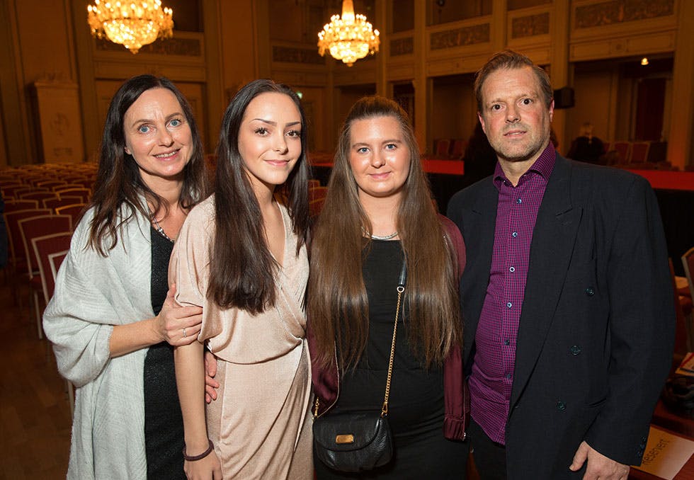 Andrea Voll Voldum vant pris, her sammen med familien