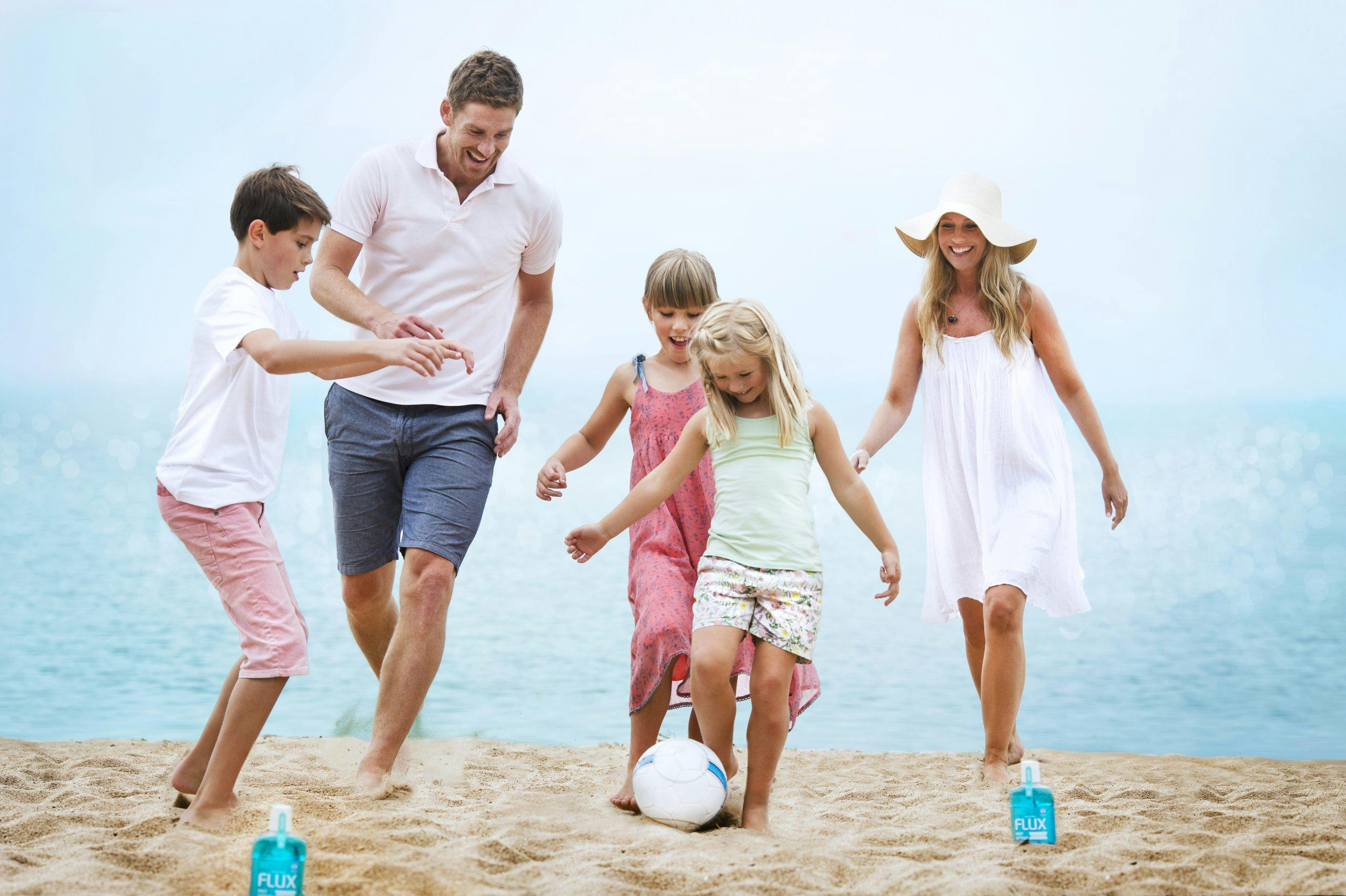 familjen stranden fotboll Q0VCPniXTwQ0b0NyE
