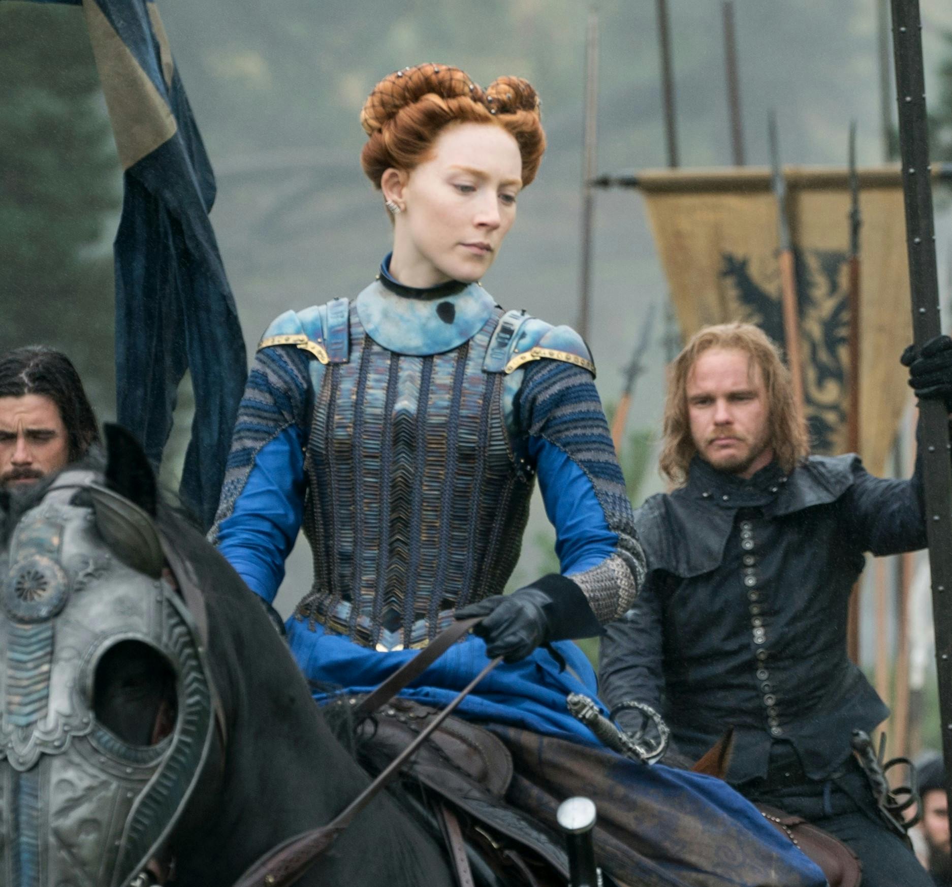 Saoirse Ronan og Margot Robbie spiller henholdsvis dronning Mary og dronning Elizabeth i filmen Mary Queen of Scotts