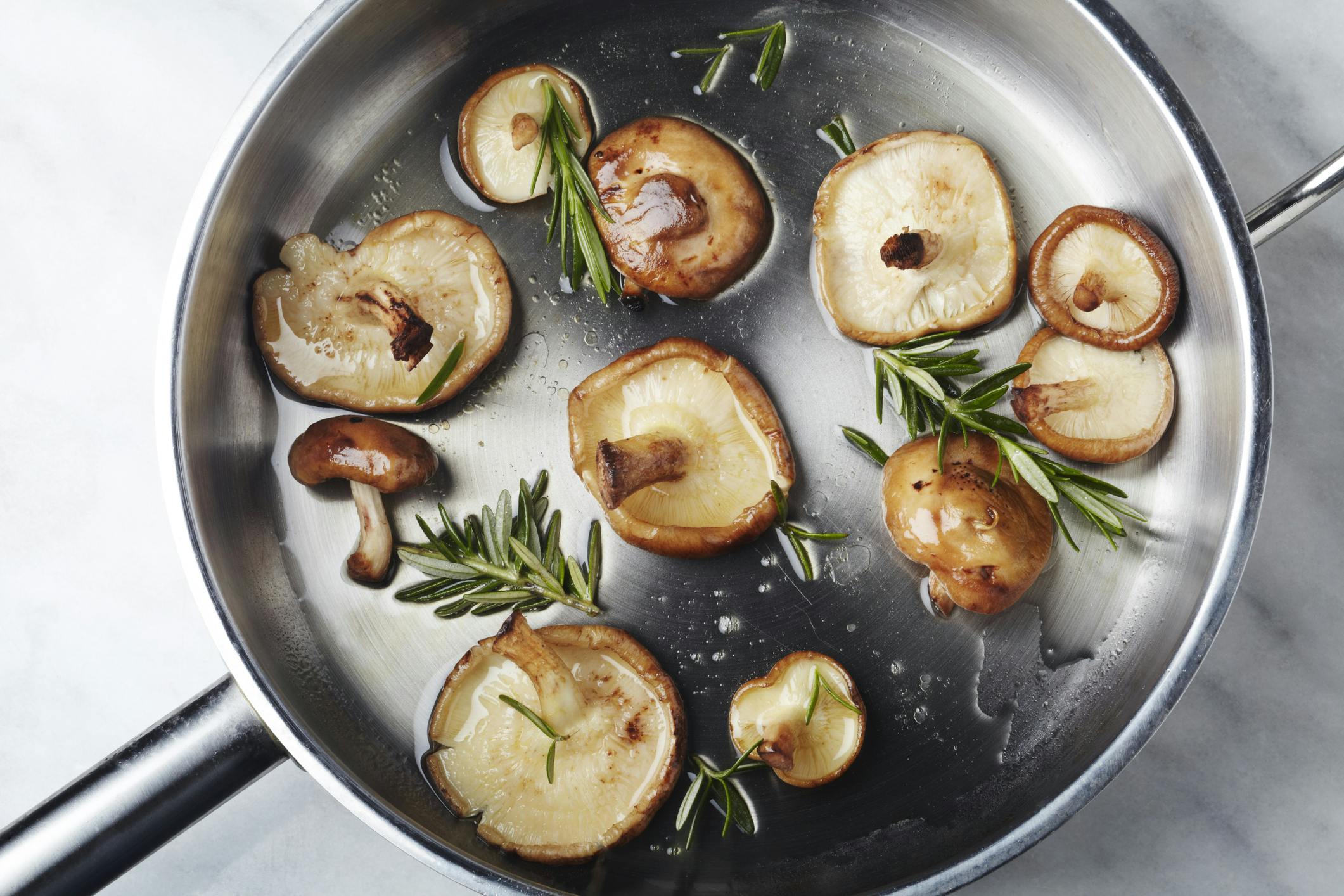 Foredling: Stekt shitake med rosmarin