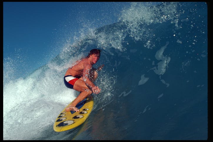 surfer på en bølge på 80-tallet surfer på en bølge på 80-tallet