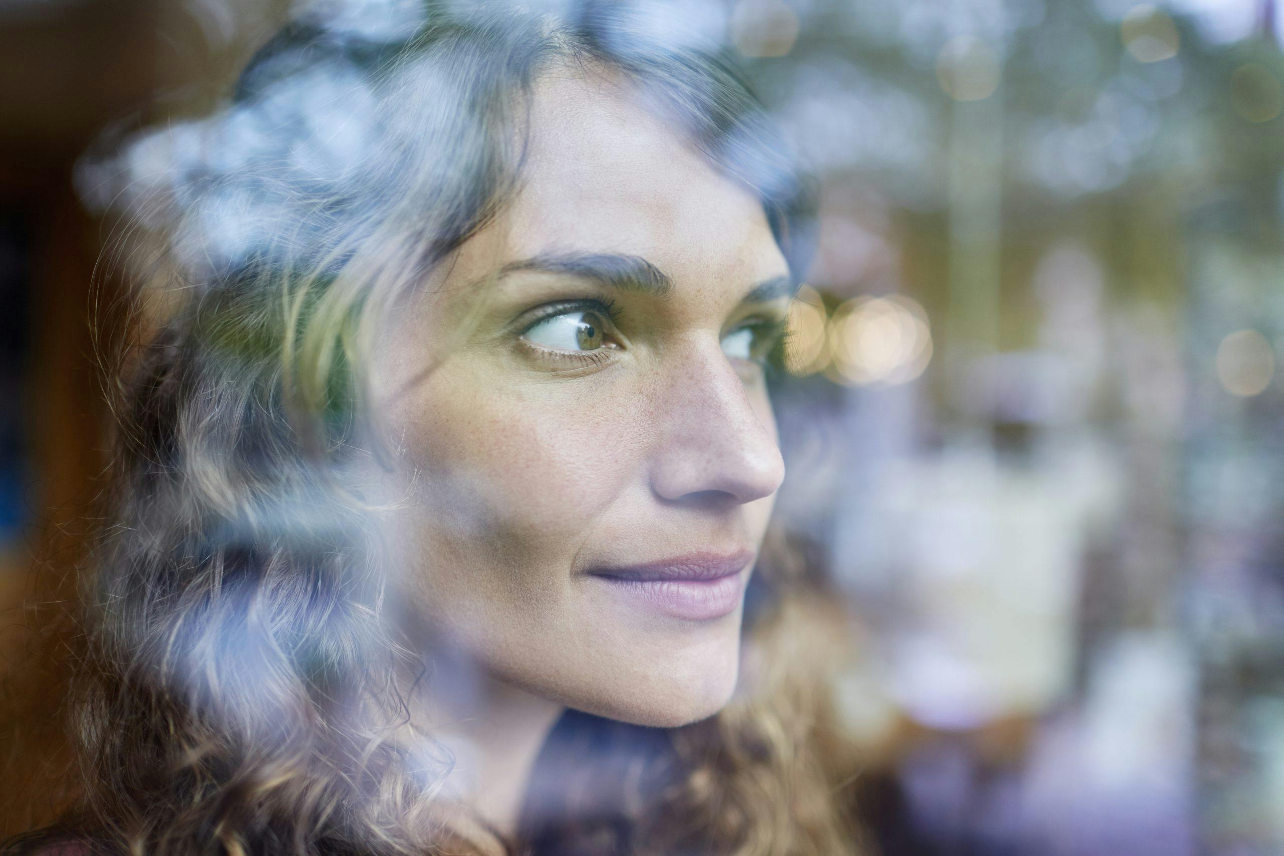 Tenk gode tanker om deg selv: indre tanker kvinne janteloven