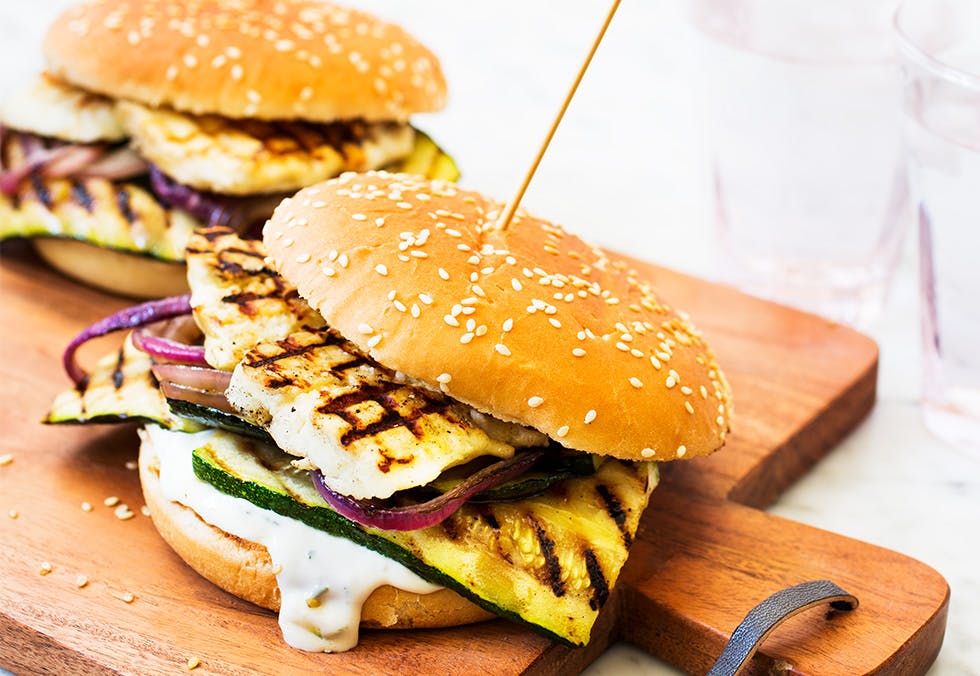 kalorifattige oppskrifter, middag med få kalorier, halloumi, sunn burger