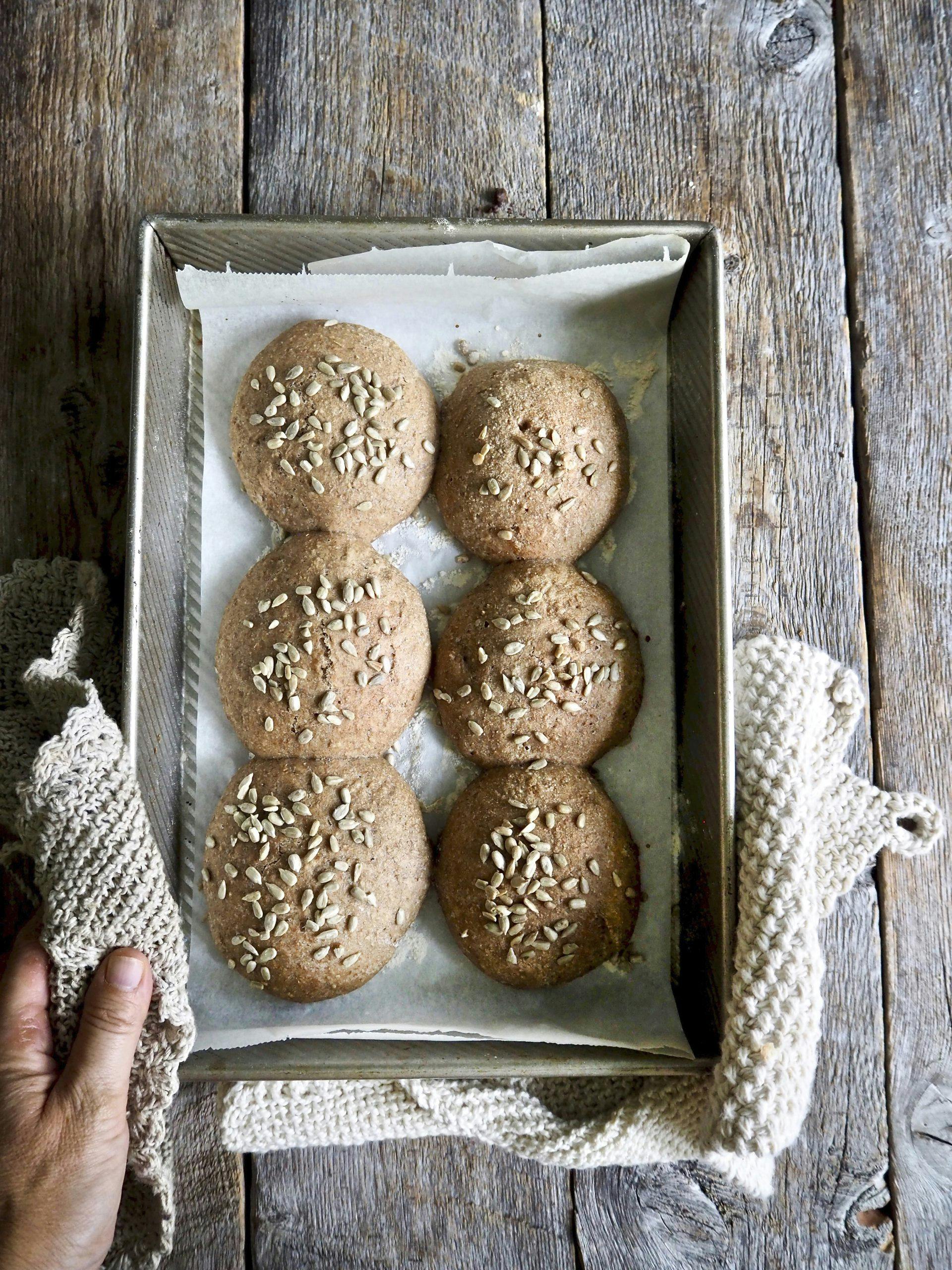 hverdagsbrod rundstykker1 igX Eltefrie Rundstykker med sammalt mel fra matblogger Ina-Janine Johnsen