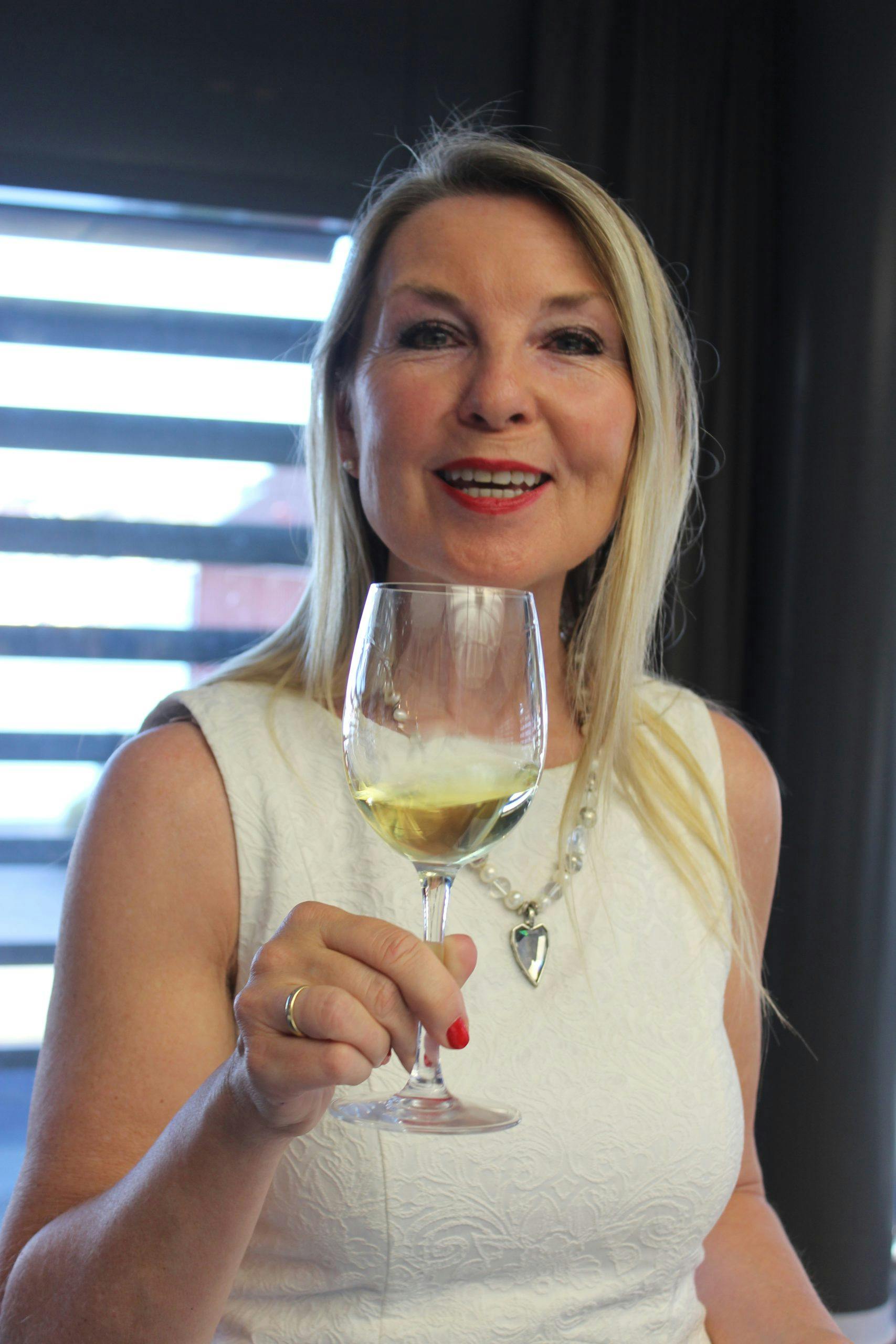 Anbefaler hvitvin til fårikål: Gunnhild Bjørnsti vinanbefaling