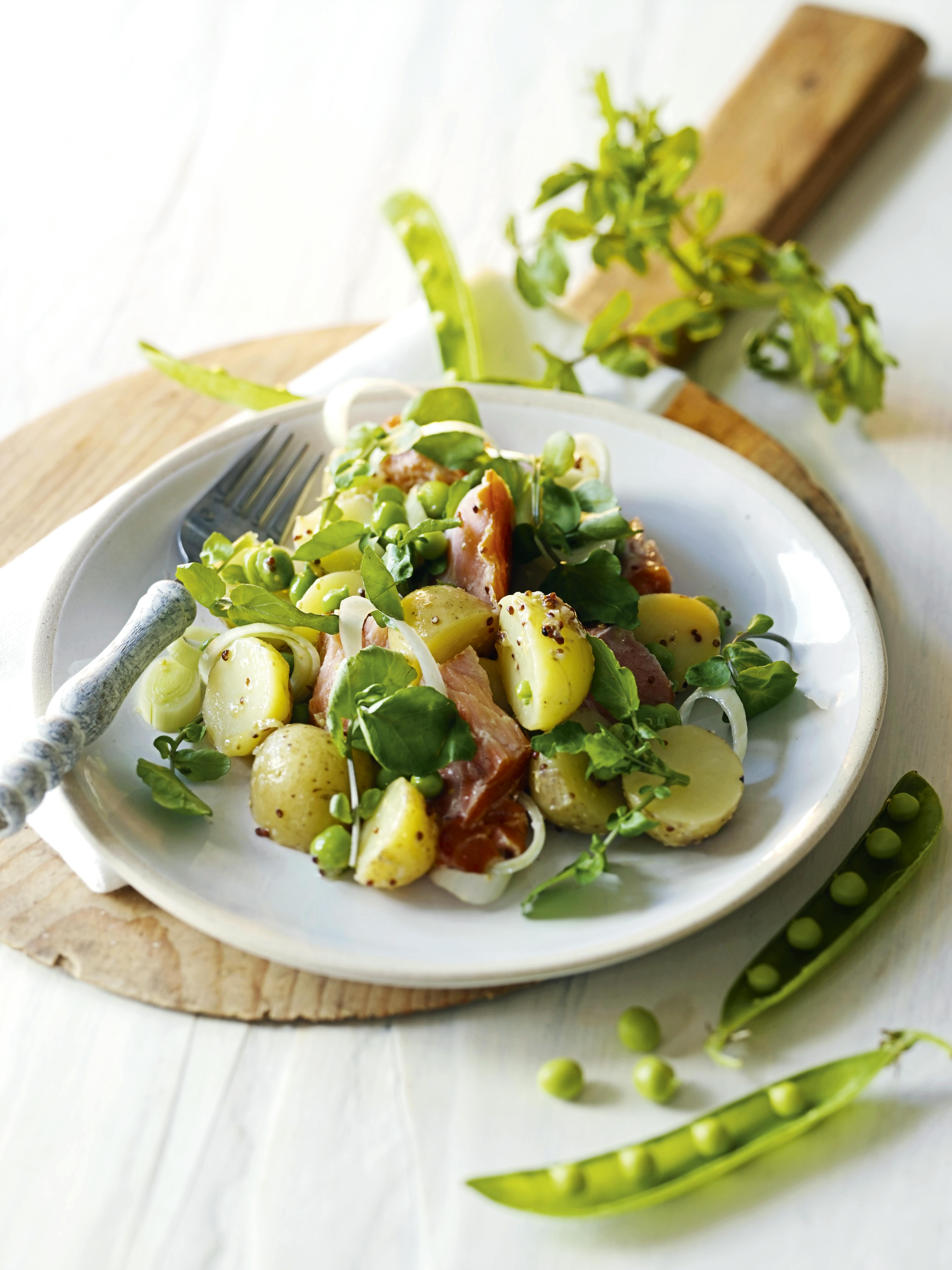 Potetsalat med laks og erter