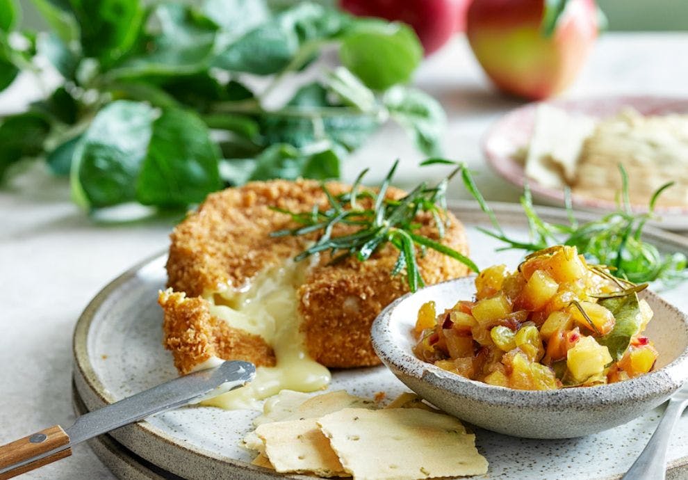 Fritert camembert med eplechutney