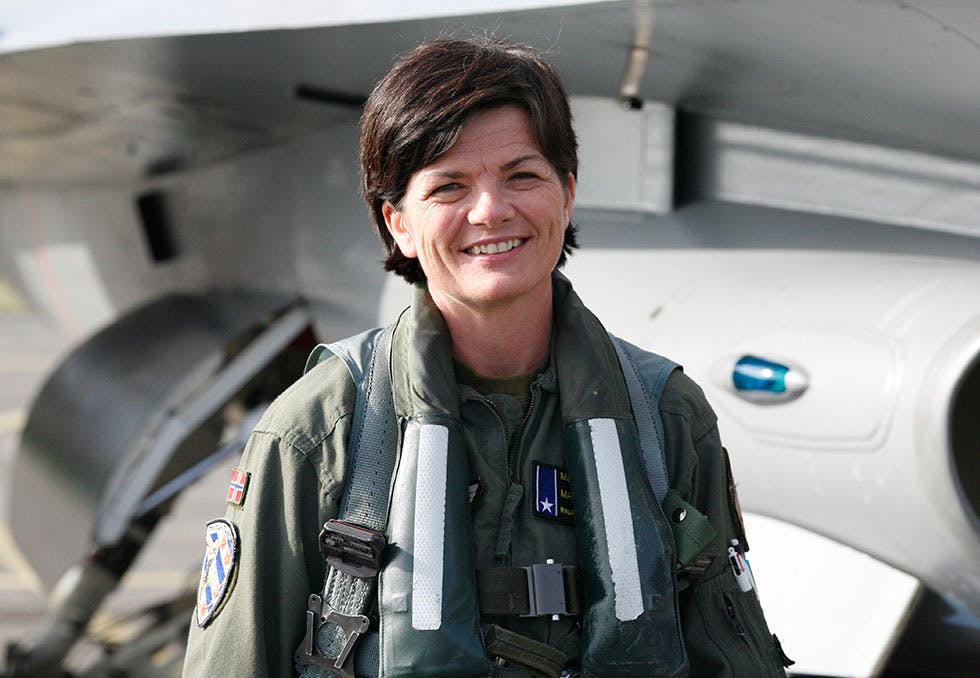 Marianne Mjelde Knutsen er Norges eneste kvinnelige jagerflypilot. 47-åringen er en av finalistene i Tara-kåringen Årets modigste kvinne 2016.