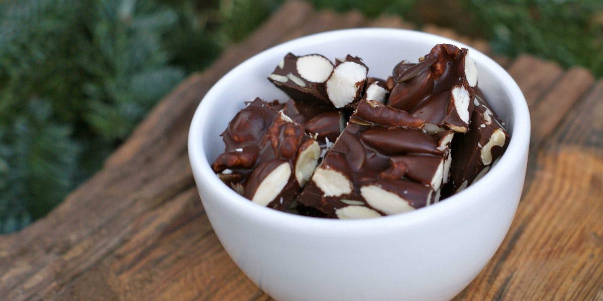 sunn sjokolade med nøtter