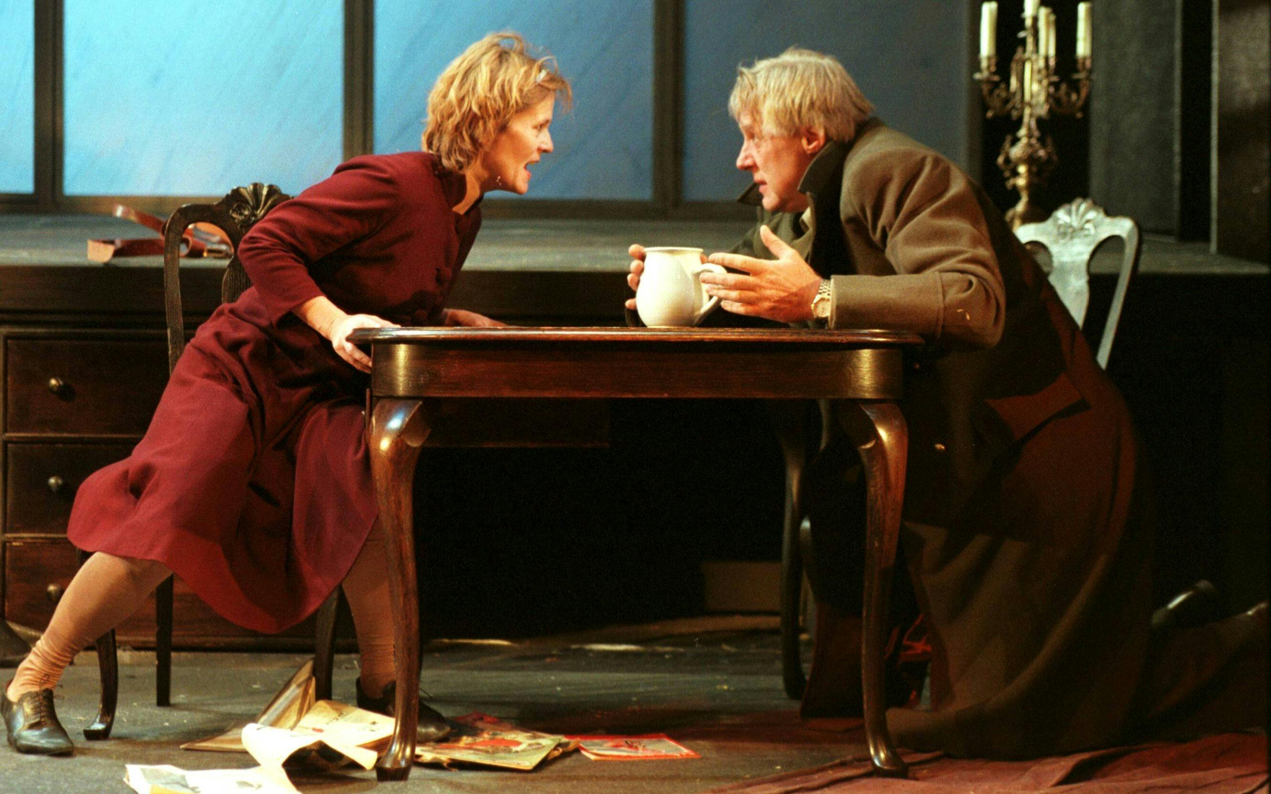 Skuespiller Kjersti Holmen