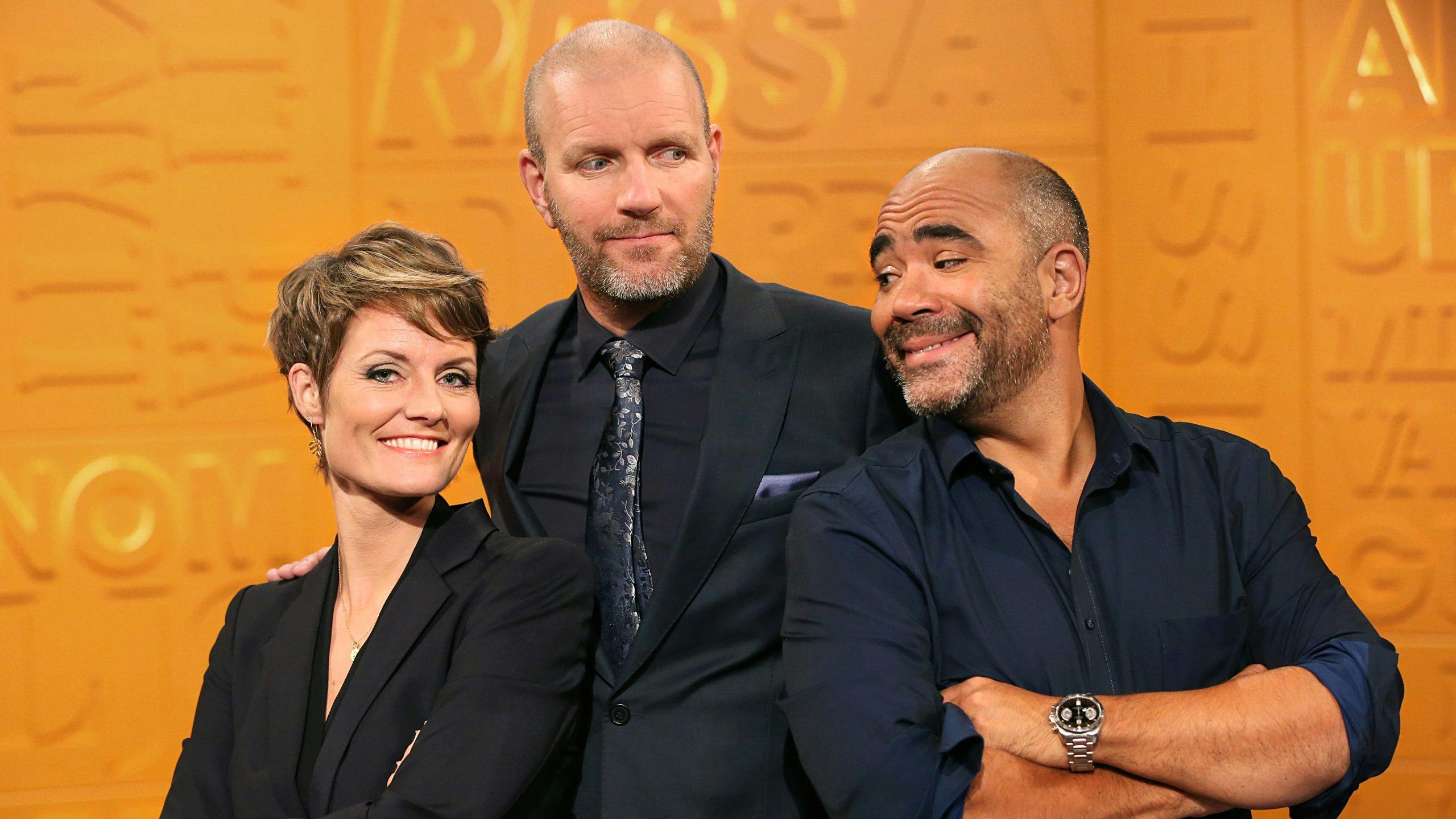 nytt pa nytt foto ole kaland nrk Pernille Sørensen sammen med gjengen i Nytt på Nytt.