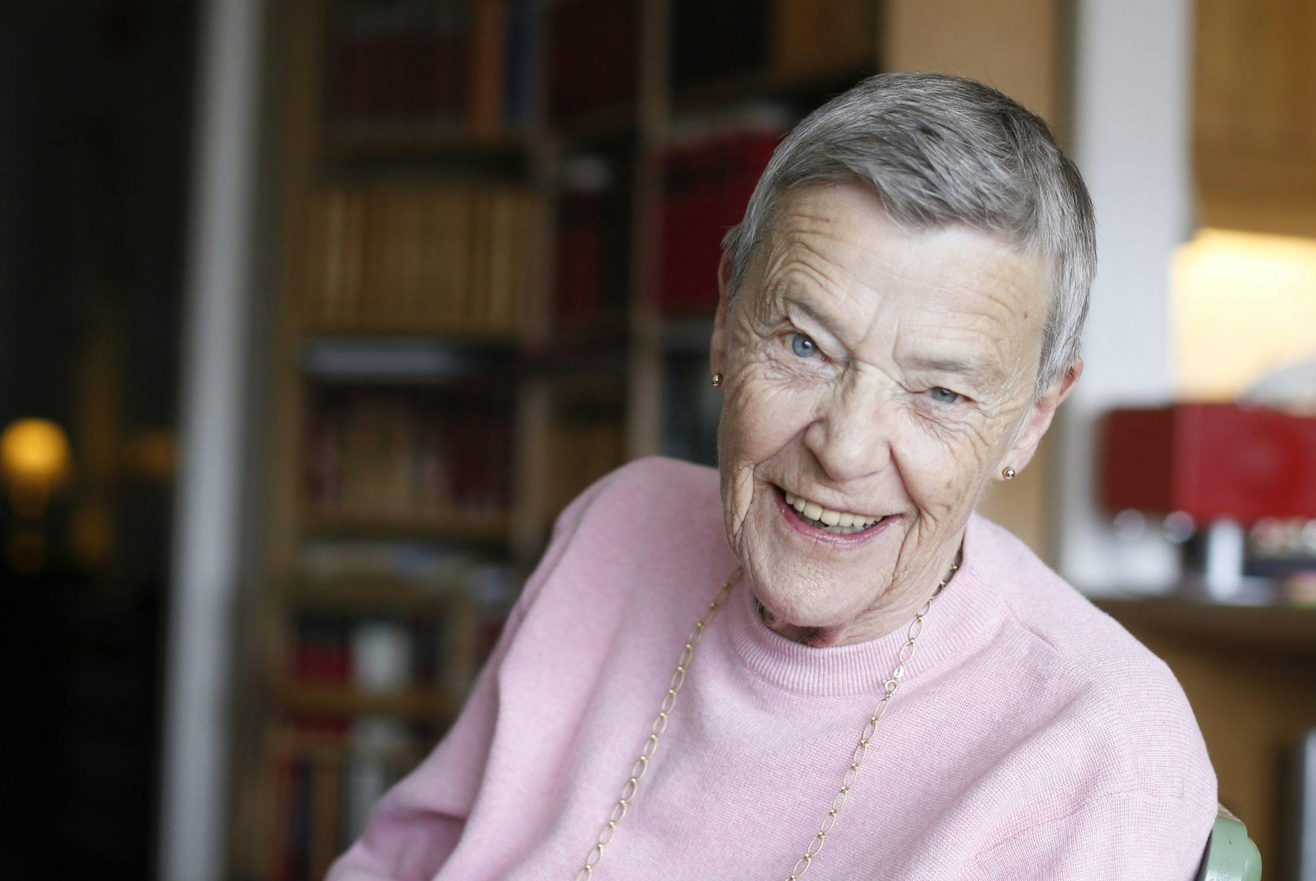 INGEN PENSJONIST: Til tross for sine 83 år, har ikke Kim Friele tenkt å pensjonere seg. –Engasjementet mitt vil jeg alltid ha – uansett, sier Taras æresprisvinner. Kim Friele