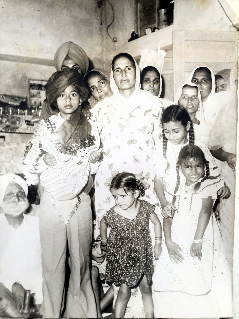 parminder til hoyre nederst