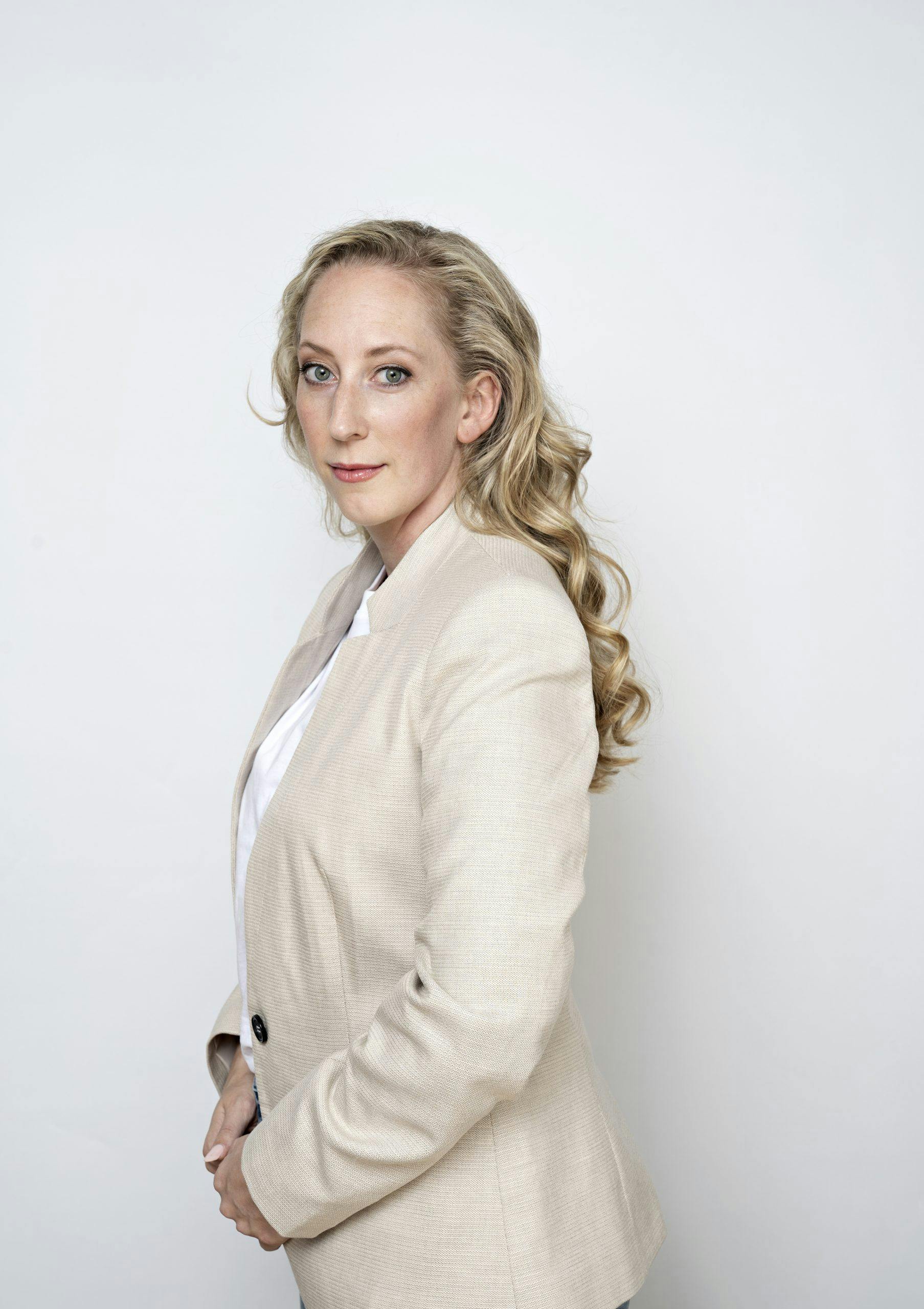 pitch forlag 2021 full size foto svein finneide 23 Uu Kaja Nylund madame blonde