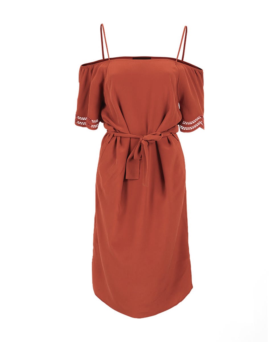 Silke: rød silkekjole med spagettistropper