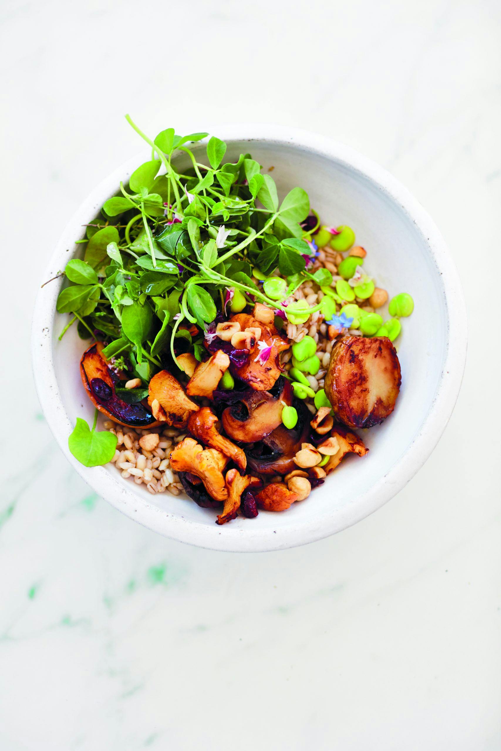 Oppskrift på salat med smart fiber Salat med bønner, bygg, jordskokk og eple