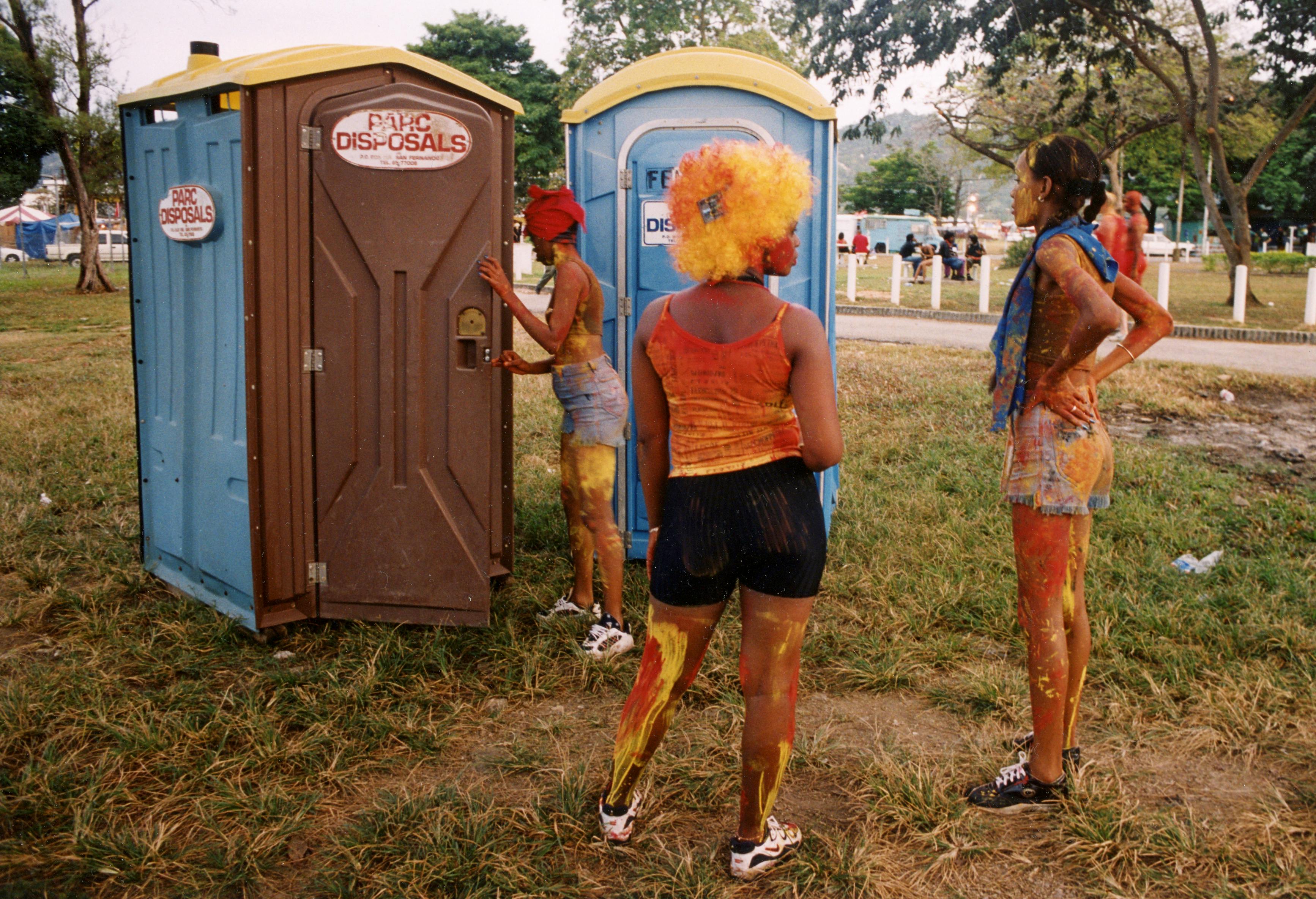 Lene Wikander på karneval i Trinidad