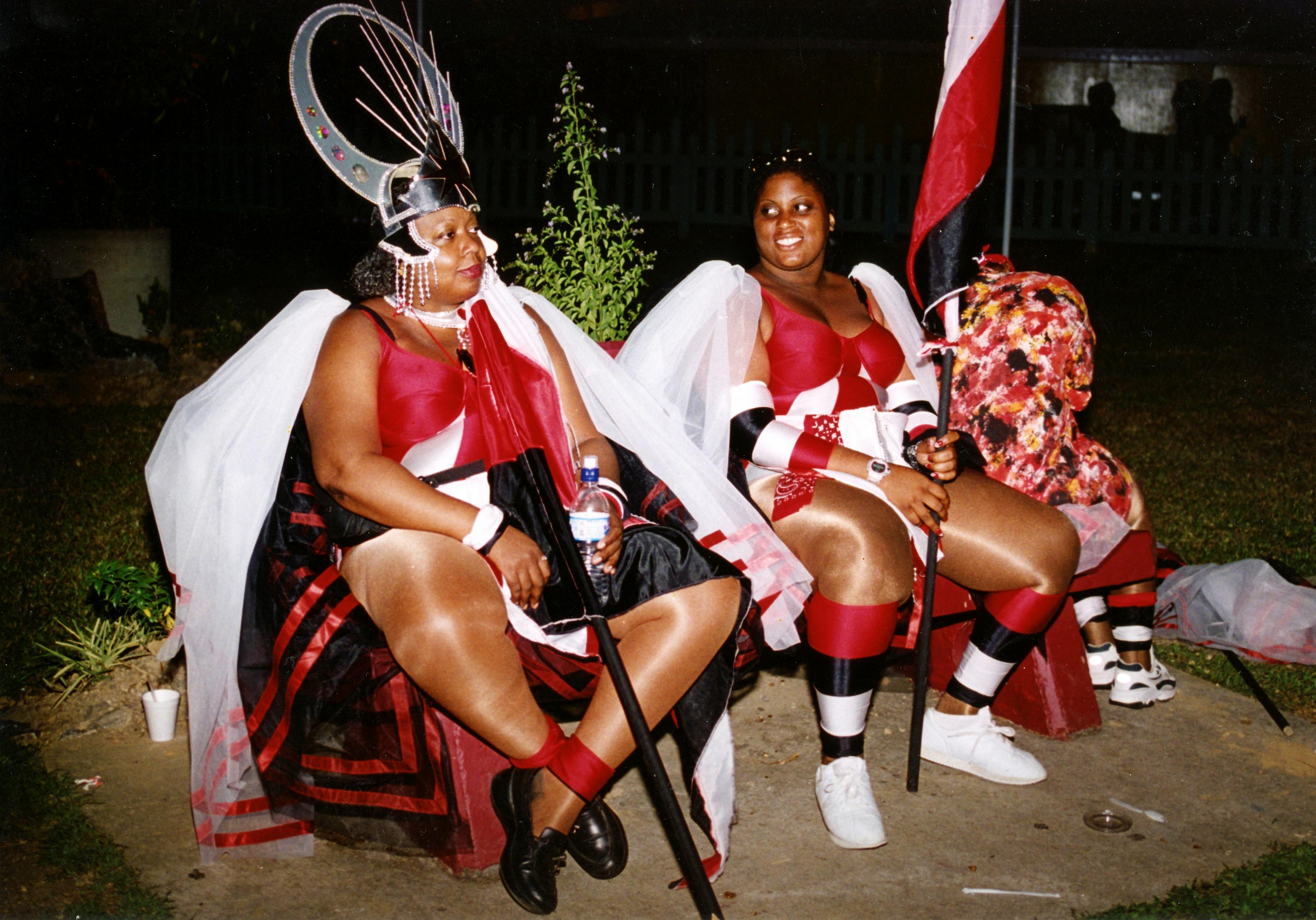 Lene Wikander på karneval i Trinidad