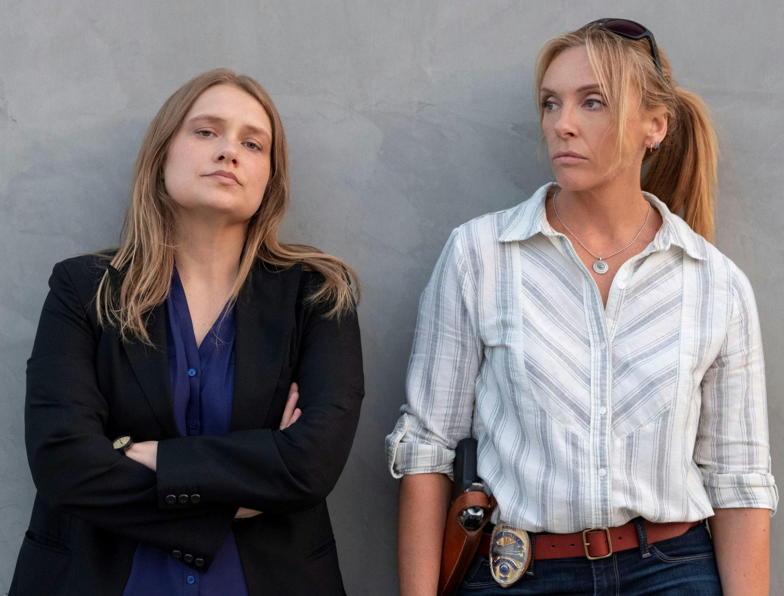 Toni Collette og Merritt Vever i tv-serien Unbelievable på Netflix