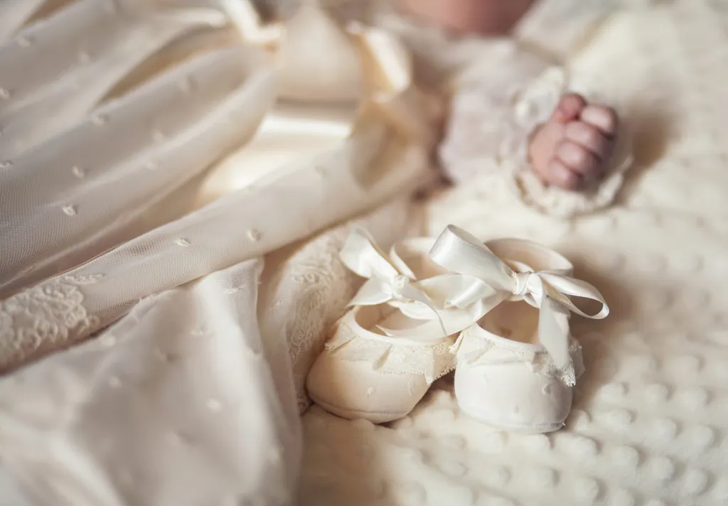 Kort til barnedåb | 15 forslag til hilsner til dåbskortet | woman.dk