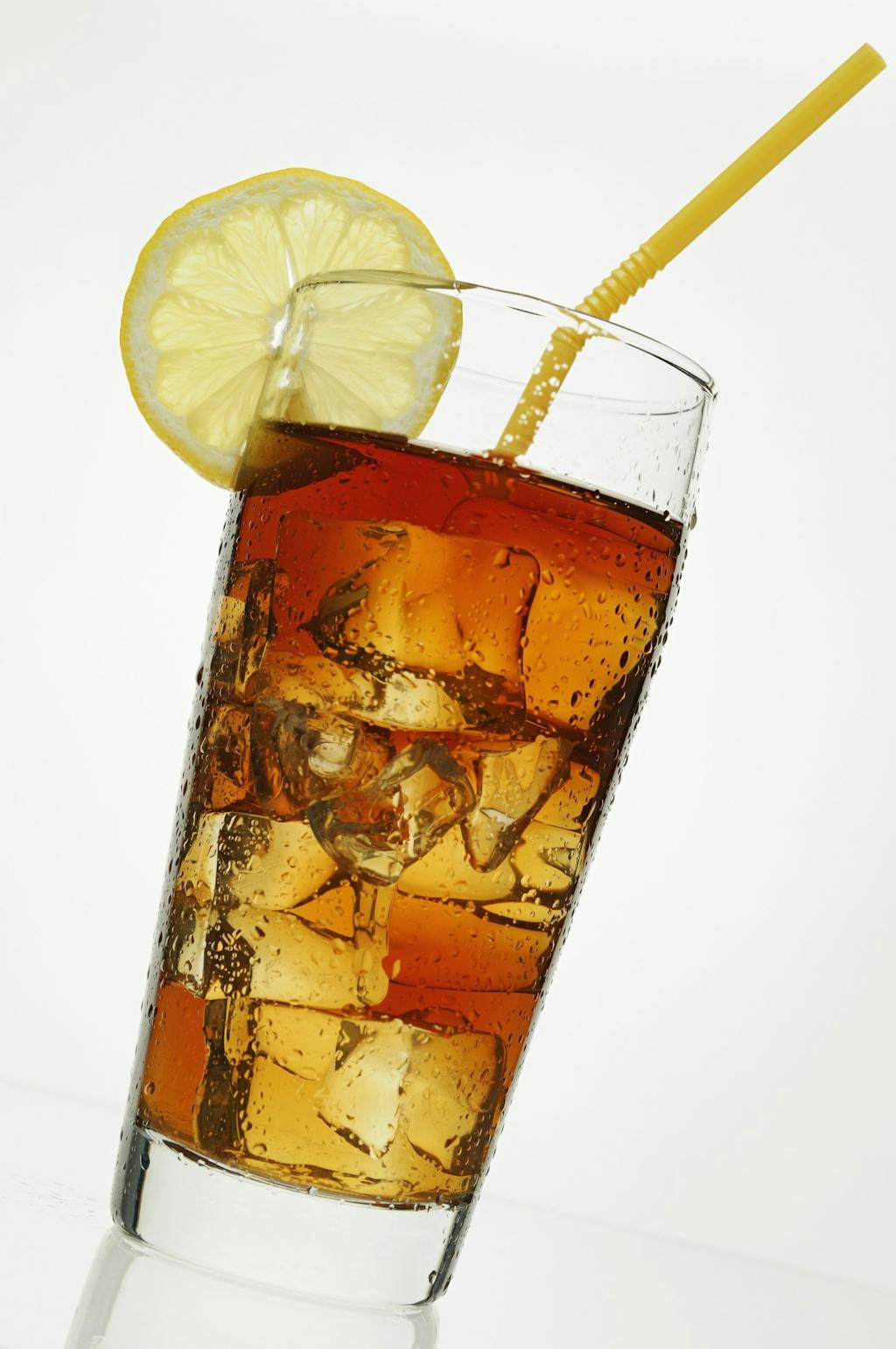 Напиток лонг айленд айс ти. Лонг исланд коктейль. Long island ice tea коктейль. Что такое лонг айленд. Лонг-айленд (коктейль) коктейли.