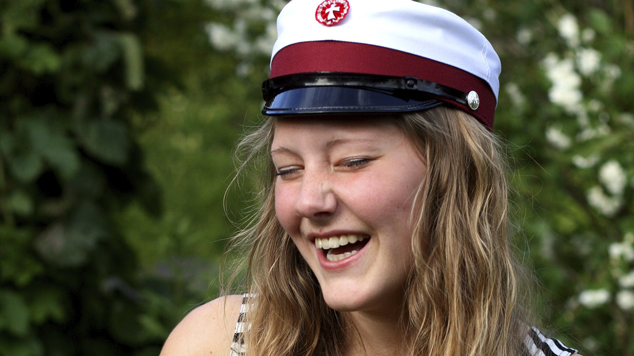 Det betyder de 21 forskellige studenterhuefarver | woman.dk